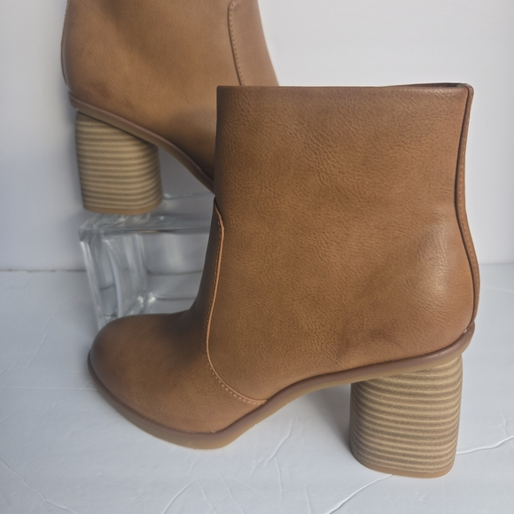 KORKS Tan Ankle Boots, New, Size 8 - Picture 2 of 7